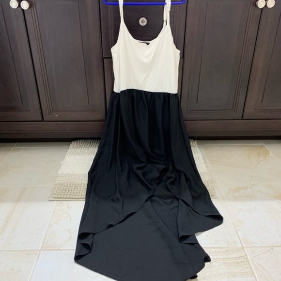 Forever 21 Dresses & Skirts - Black and White Multi High Low Dress